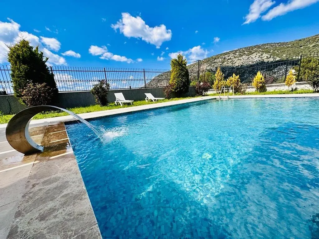 Magnifique Villa Avec Piscine Prive Kusadasi